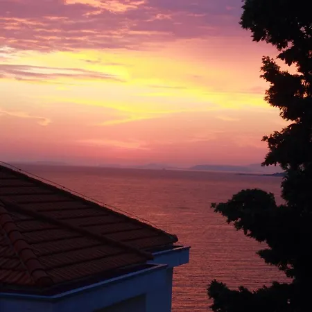 Romana Lägenhet Omiš