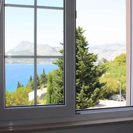 Romana Lägenhet Omiš