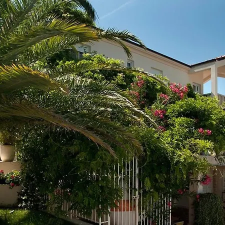 Apartment Romana *